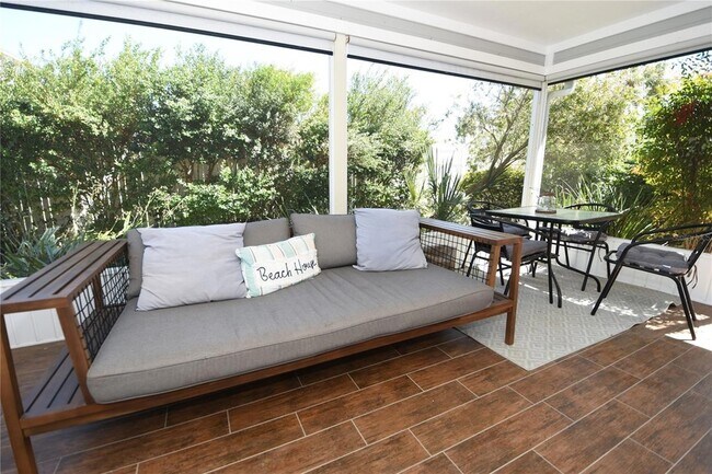 Building Photo - 35 Andover Dr