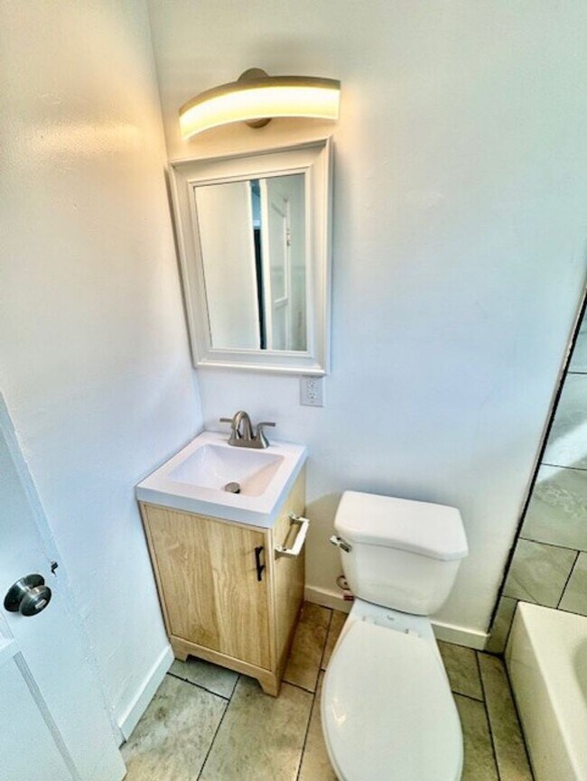 Interior Photo - 7524 Sepulveda Blvd