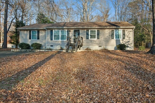 Primary Photo - 4 bedrooms with 2 ensuites-close to shopping.