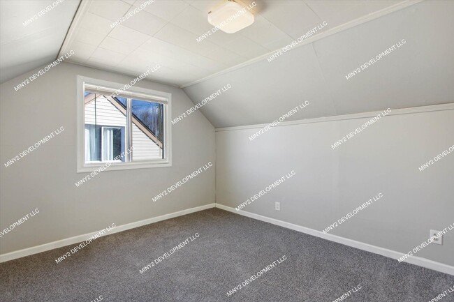 Building Photo - Charming 3-bedroom home on Lauren Ave. in ...