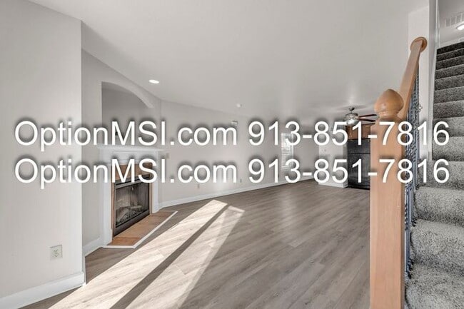 Building Photo - Charming 3-Bedroom Townhouse in Piper School District