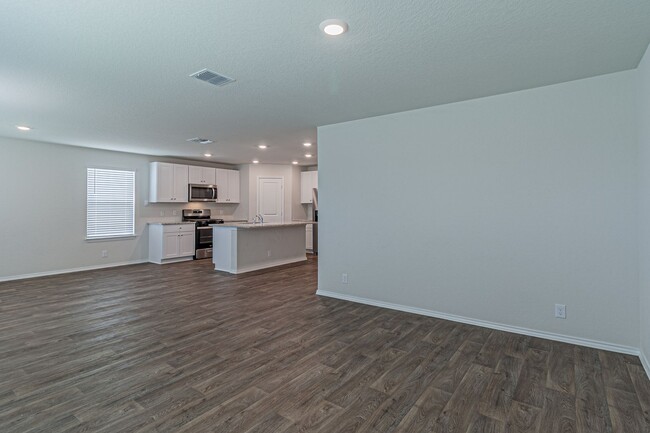 Building Photo - 4 bd/2 ba available NOW!! Wiseman/Talley F...