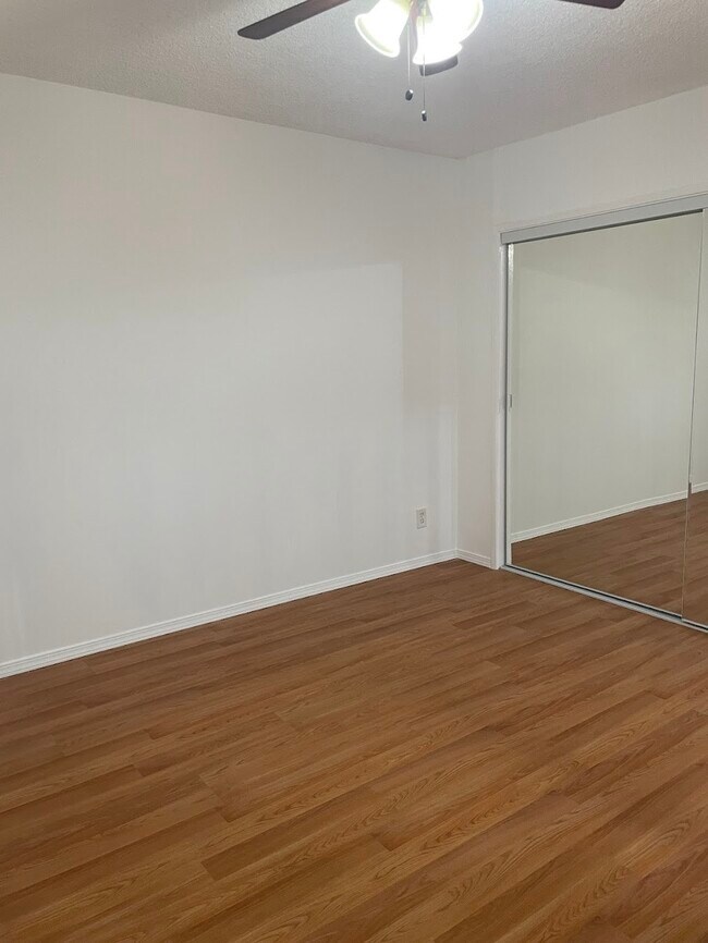 Building Photo - 1520 Venice Blvd