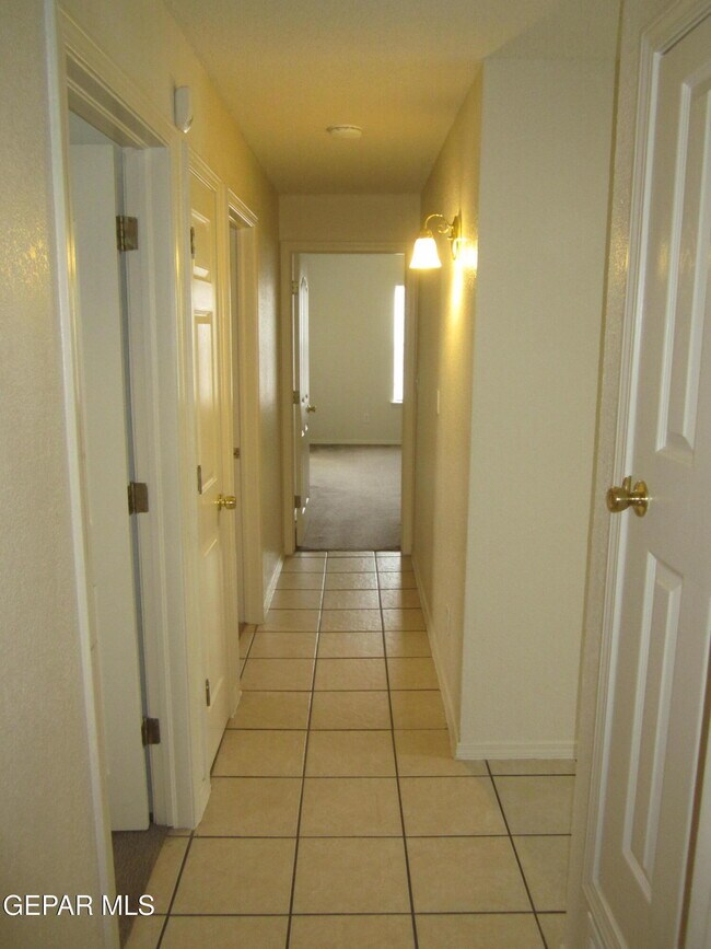 Building Photo - 6572 Dakota Ridge Dr