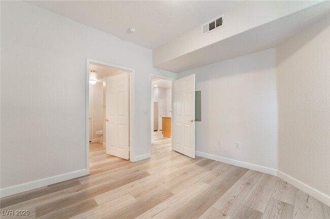 Building Photo - 9975 Peace Way