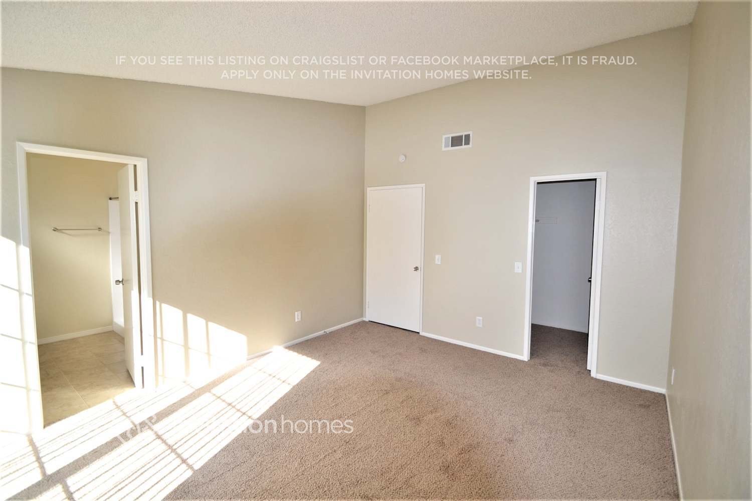 Building Photo - 1354 E Flora St