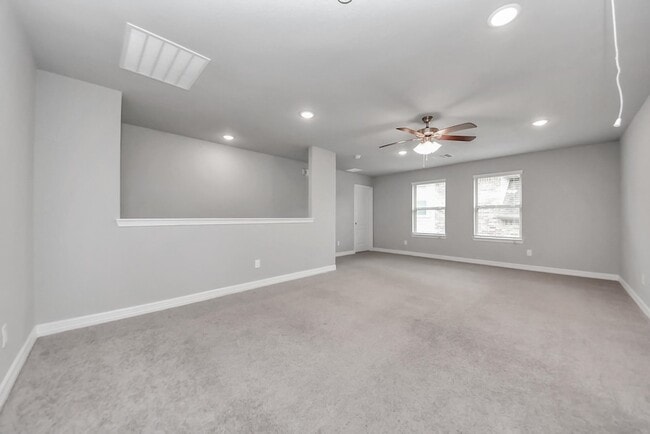 Building Photo - 196 Chestnut Meadow Dr