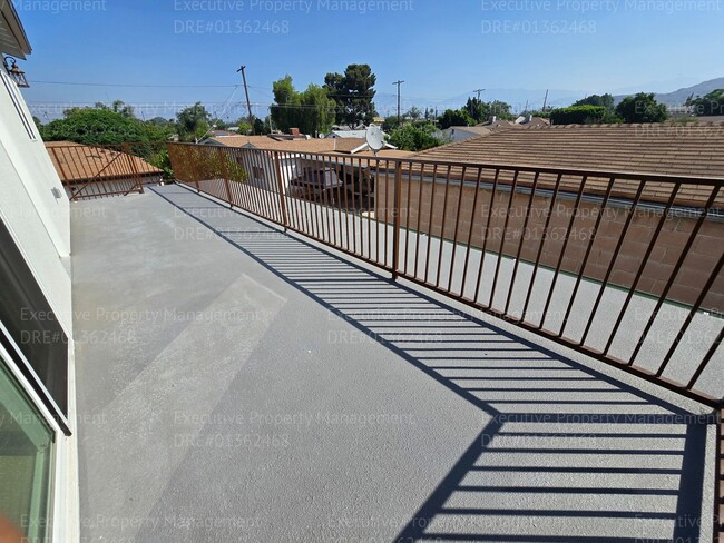 Building Photo - Newly constructed upstairs 2 bedrooms and ...