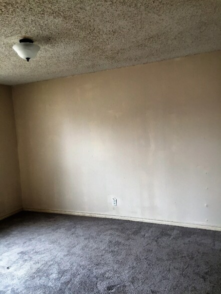 Building Photo - 803 N 11th St