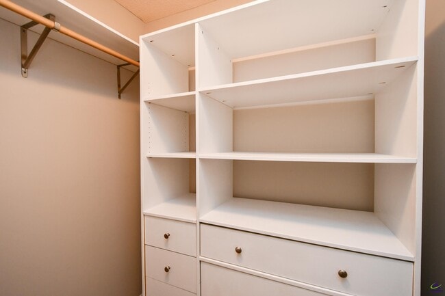 Building Photo - 104 Newport Ave