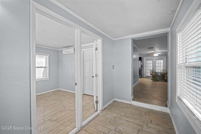 Building Photo - 818 Hampton Way