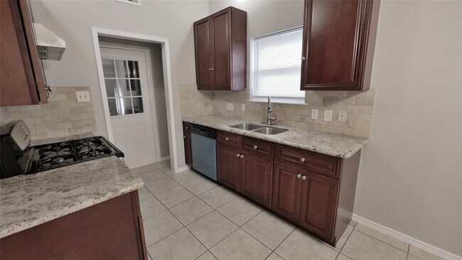 Building Photo - 1018 Three Forks Dr