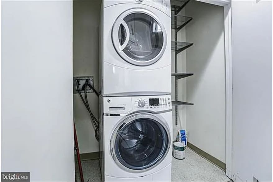 Building Photo - 309 Holland Ln