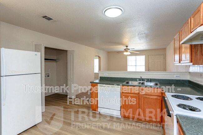 Building Photo - 411 Brittney Way