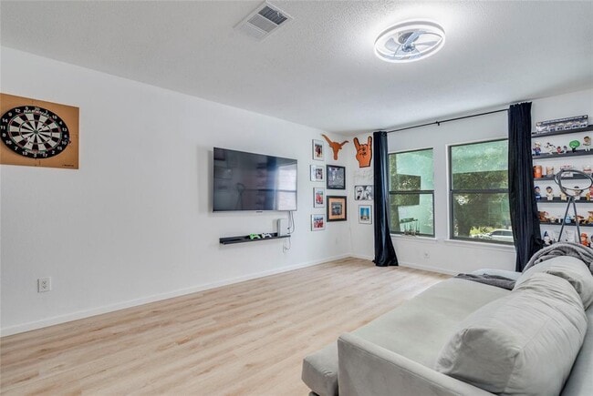 Building Photo - 1007 Silverstone Ln