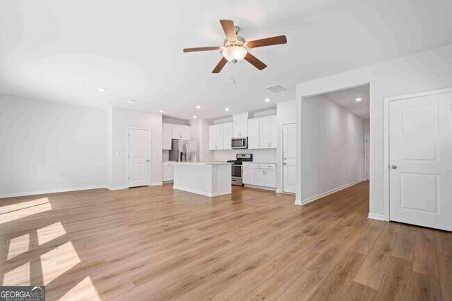 Building Photo - 279 Wells Cir