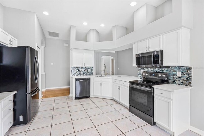 Building Photo - 15316 Lake Bella Vista Dr