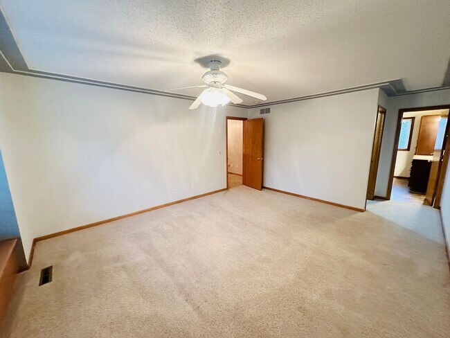 Building Photo - Stunning 6-Bedroom Corner-Lot Home w/ Luxury Finishes & Entertainer’s Layout