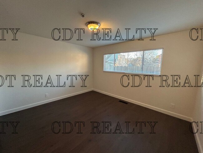 Building Photo - 717-725 California Street