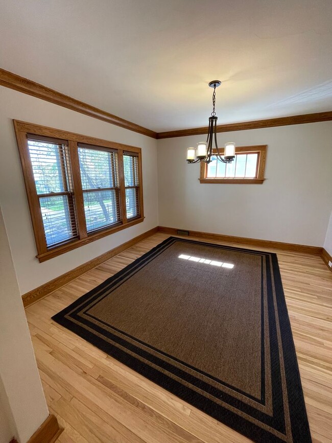 Building Photo - Available Sept 3! - Beautiful 4 Bed 3 Bath