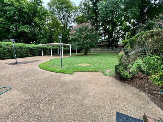 Building Photo - Charming Green Hills Single Family Home