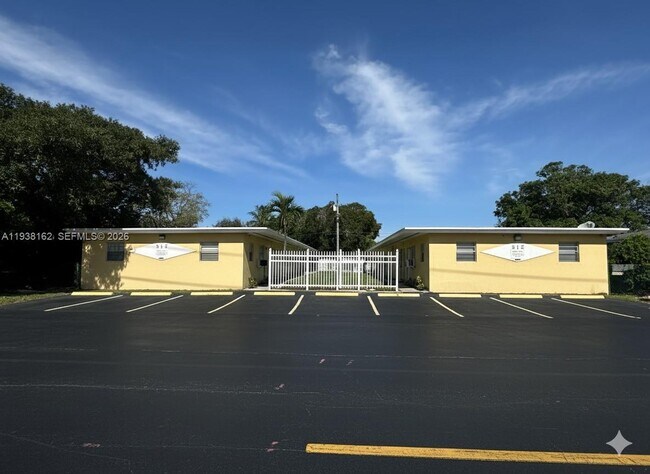 Building Photo - 915 NW 5th St