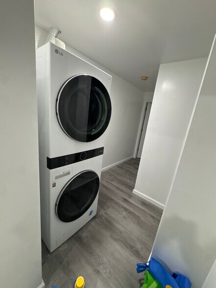 Washer and Dryer - 48 1/2 3rd St