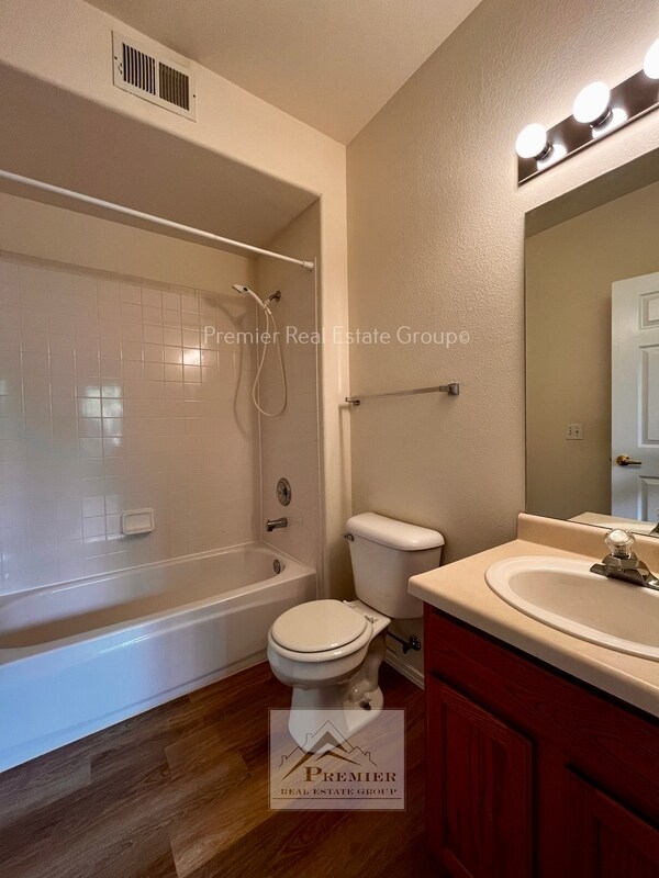 Building Photo - 3645 Strawberry Field Grove