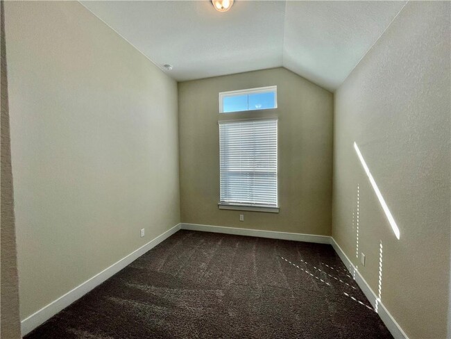 Building Photo - 1117 Kerrwood Wy