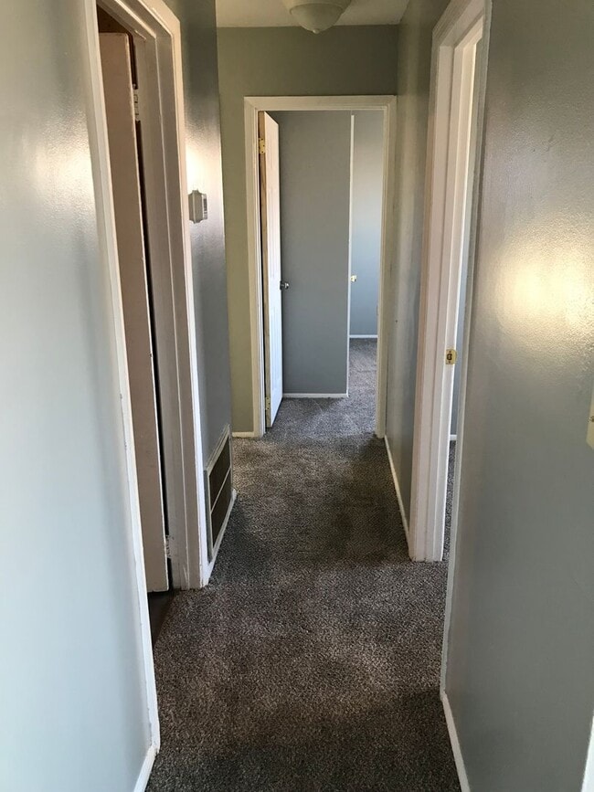 Building Photo - 1116 Birch Dr