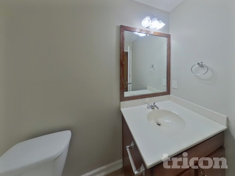 Building Photo - 253 Aershire Ct