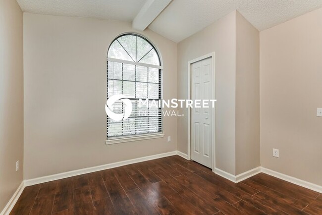 Building Photo - 4 Bedroom Pet-Friendly Home in JACKSONVILL...