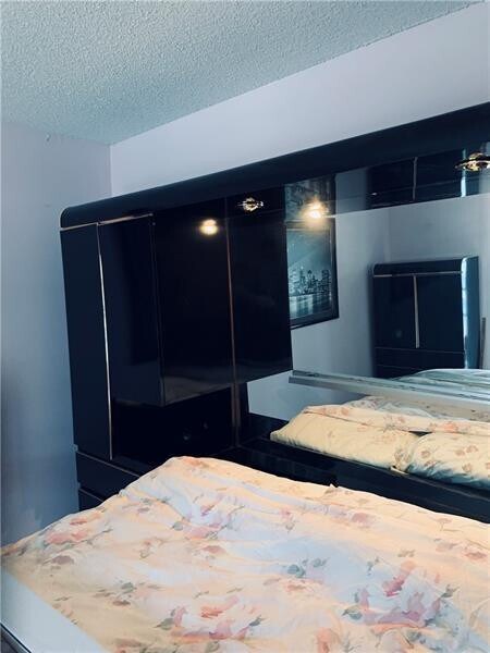 Building Photo - 3305 Aruba Way