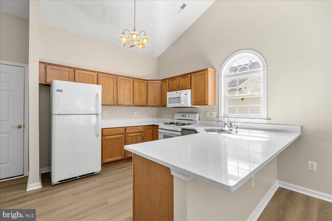 Building Photo - 5703 Halifax Ct