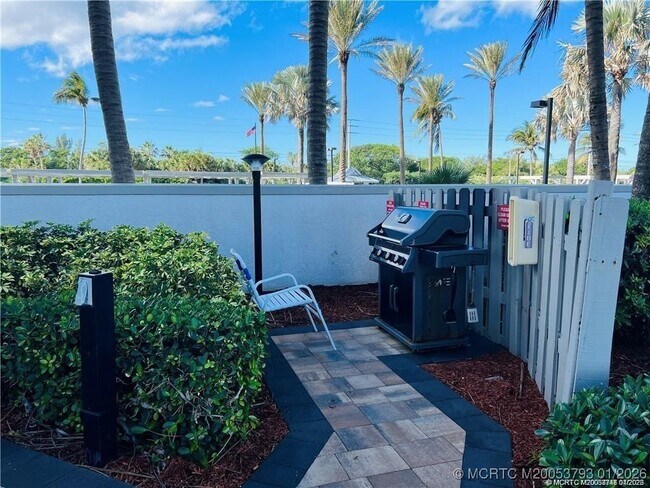 Building Photo - 8800 S Ocean Dr