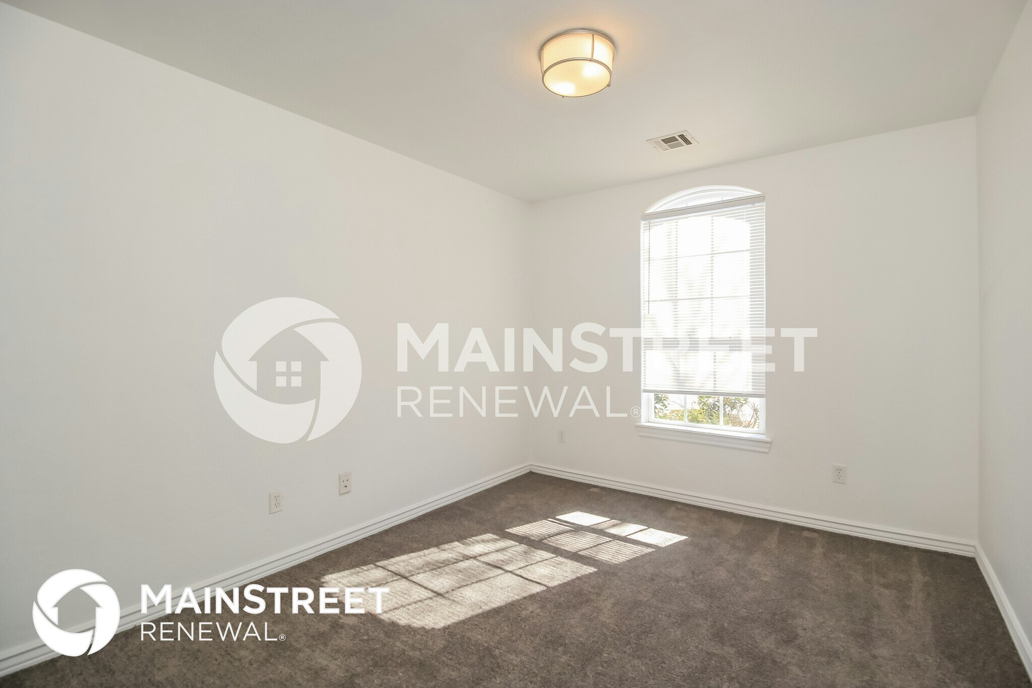 Building Photo - 9509 Apple Dr