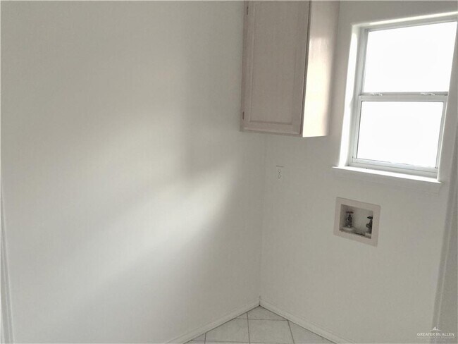 Building Photo - 24 S 43rd St