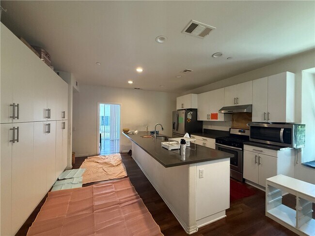 Building Photo - 11120 Legion Dr