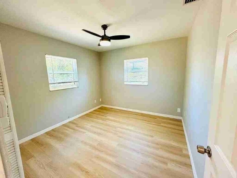 Building Photo - 5213 12th Ave S