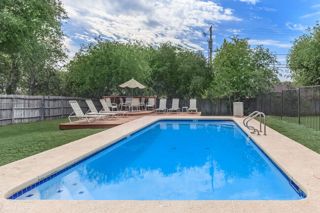 Building Photo - Beeville Station Apartments