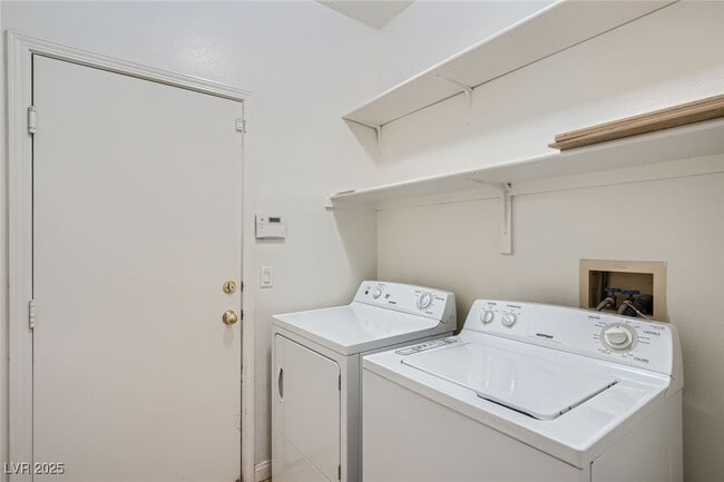 Building Photo - 500 Desert Summit Ct