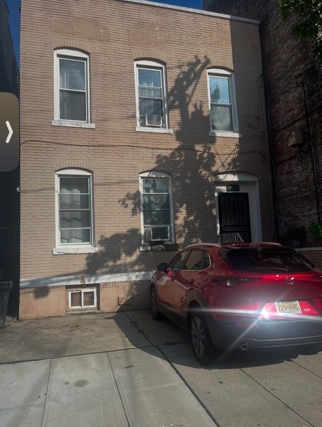 Primary Photo - 2511 West St