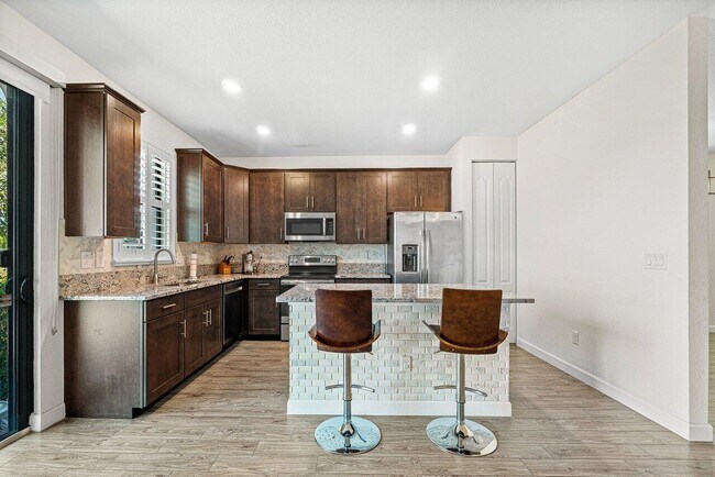 Building Photo - 12949 Anthorne Ln