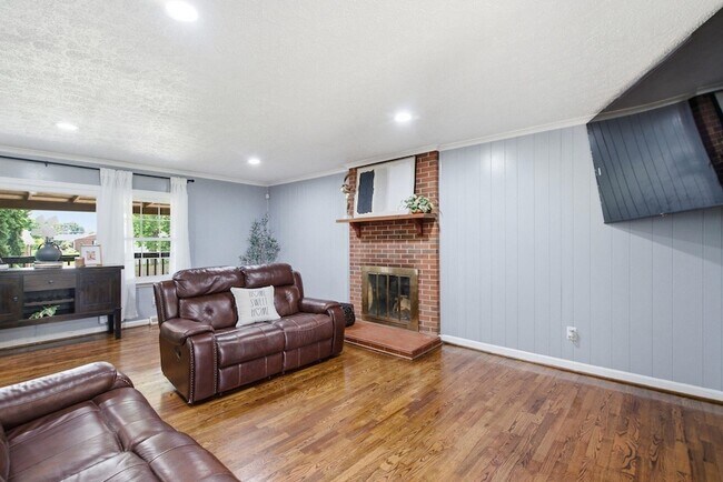 Building Photo - 206 Hiawatha Trail
