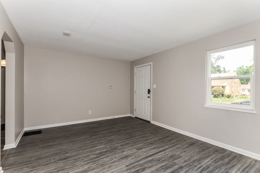 Building Photo - 526 Harriet St