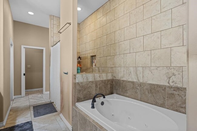 Building Photo - 3701 Timber Wolf Trl