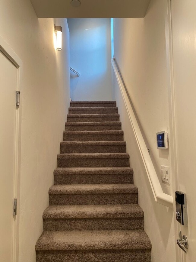 Building Photo - Vibrant 3 story 2bed/2.5bath home at the Mill at Broadway