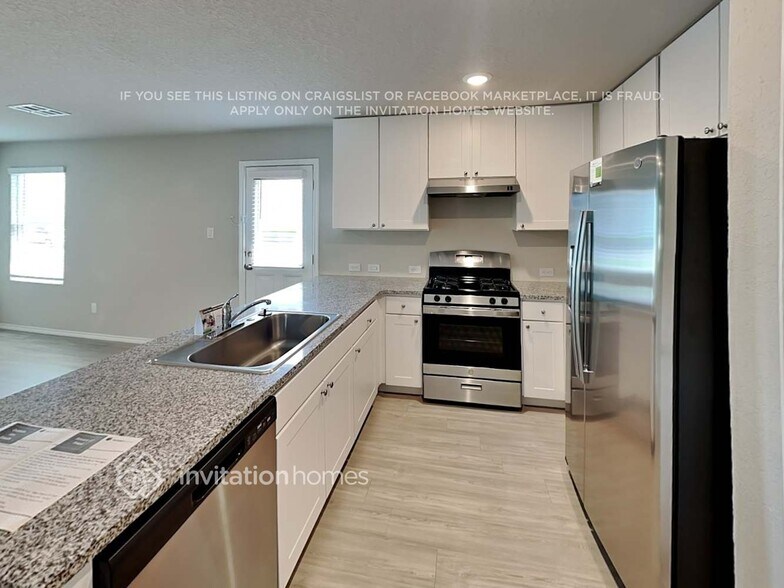 Building Photo - 10622 Varmus Dr