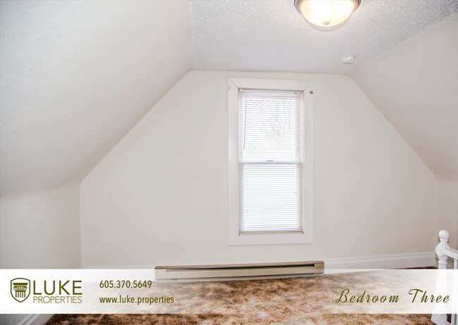 Building Photo - 814 N Indiana Ave