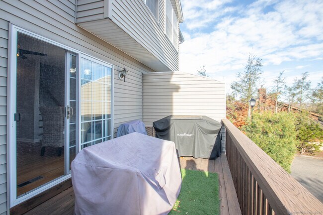 Building Photo - 39 Coram Rd